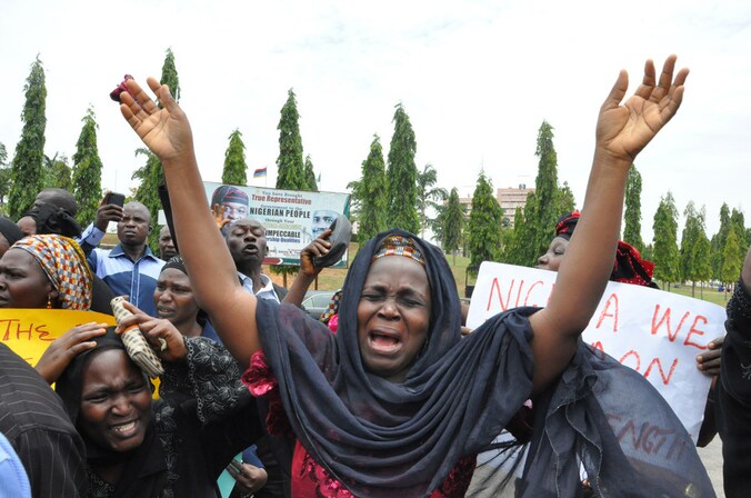 Moeders van de ontvoerde meisjes demonstreren in Abuja, Nigeria.