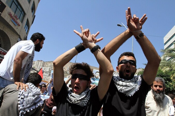 Palestijnen in Nablus demonstreren uit solidariteit met hongerstakers in Israëlische gevangenissen