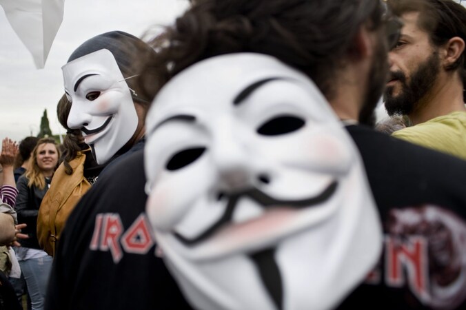 De typerende Guy Fawkes-maskers duiken steeds vaker op sinds de protestbewegingen van Anonymous.