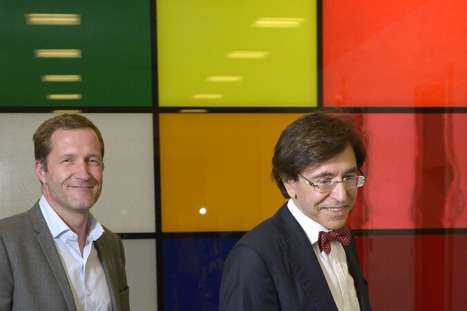 Elio Di Rupo en Paul Magnette (allebei PS) voeren gesprekken voor de vorming van de Waalse en Franstalige regeringen.