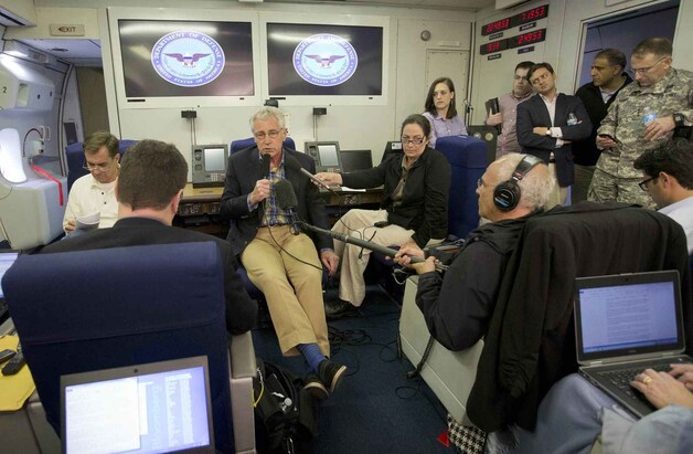 Secretaris van Defensie Chuck Hagel staat de pers te woord.