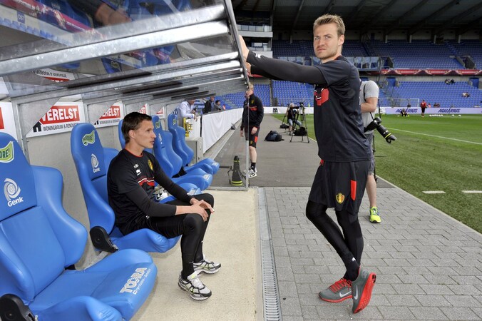 Simon Mignolet in gesprek met Sammy Bossut