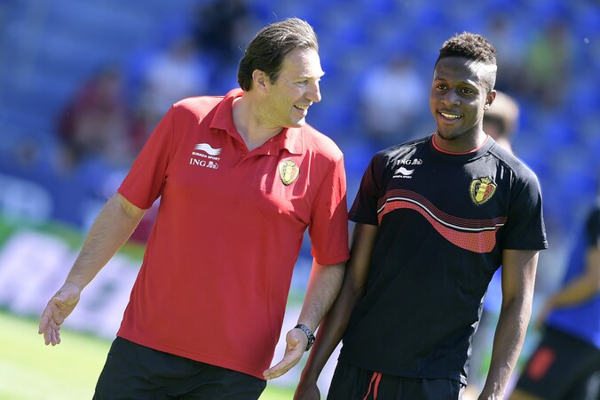 Origi in gesprek met Wilmots