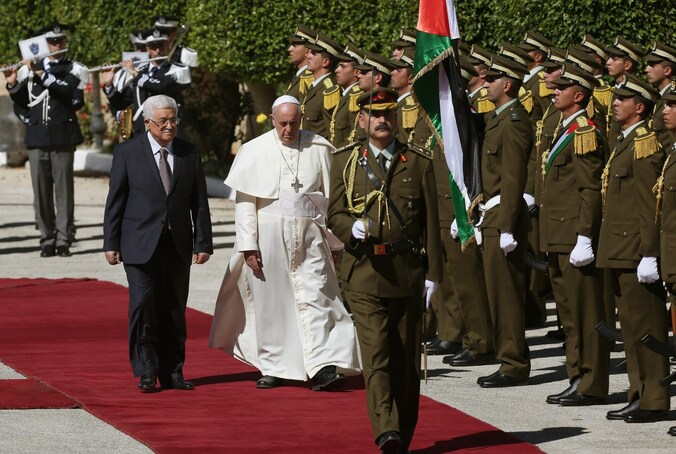 Paus Franciscus met de Palestijnse president Abbas in Betlehem.