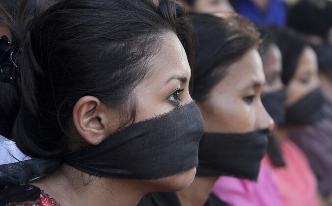 Indiase vrouwen protesteren tegen het seksuele geweld.