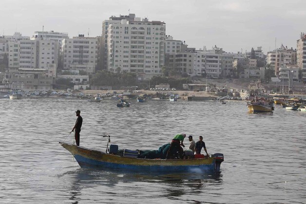 Palestijnse vissers voor de kust van Gaza-stad.