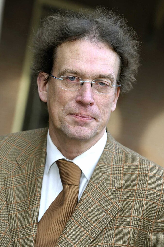 De Nederlandse sociaaldemocratische senator Willem Witteveen (62) zat samen met zijn vrouw en dochter op de rampvlucht. Hij laat een zoon na.