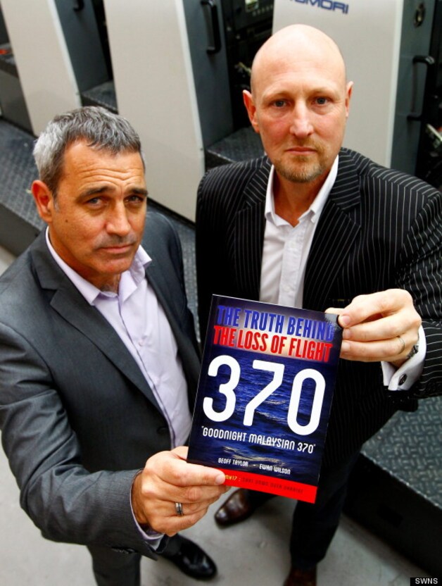 Onderzoeksjournalist Geoff Taylor (links) en luchtvaartexpert Ewan Wilson oordelen dat de piloot van vlucht MH370 de passagiers en crewleden opzettelijk zonder zuurstof zette en het toestel liet zinken in de oceaan.