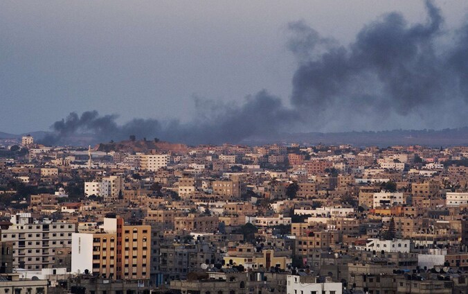 Rook steeg gisteren op boven het noordoosten van Gaza-stad na een raketaanval.