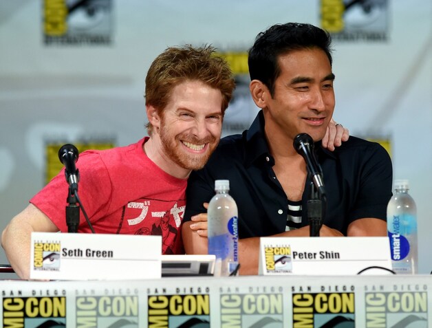 Seth Green (links) en Peter Shin, één van de regisseurs van Family Guy.