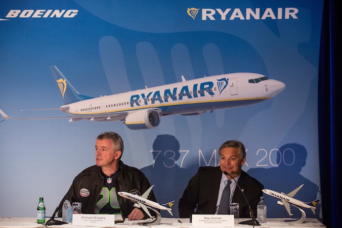 Michael O'Leary (Ryanair) en Ray Conner (Boeing).