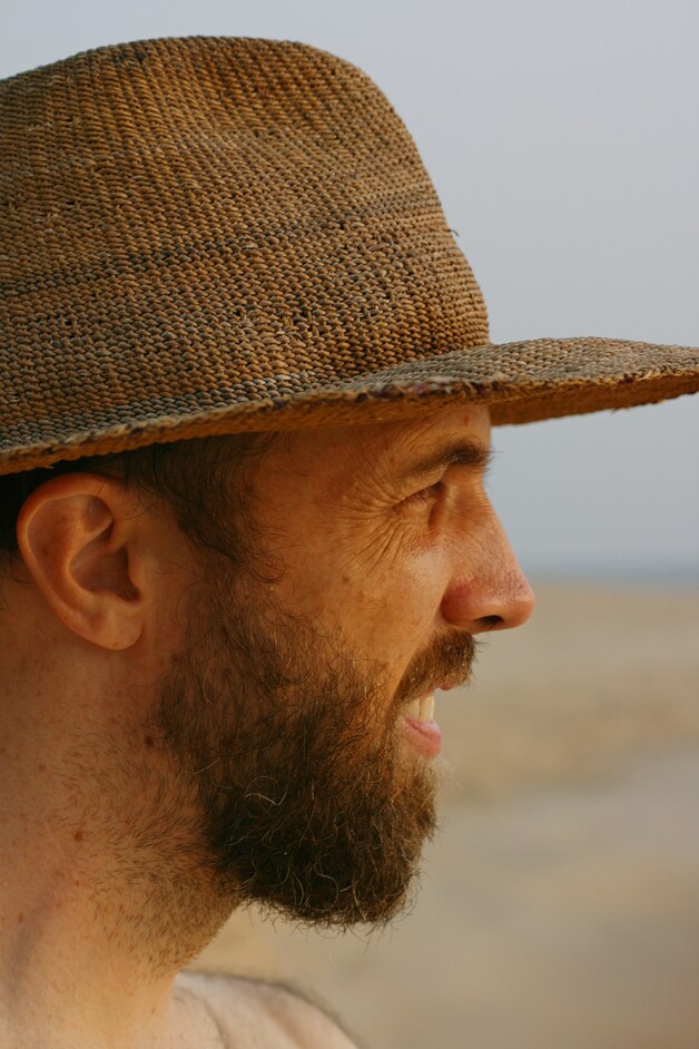 Ongedateerde foto van dr. Rick Sacra in Liberia.