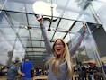 Blogster Justine Ezarik stond maar liefst 48 uur in de rij voor haar nieuwe iPhone 6 in Santa Monica, Californië.