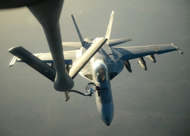 Een Amerikaans gevechtsvliegtuig boven Irak.