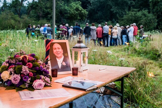 Gisteren hielden vrienden en familie een avondwake voor Benoît Chardome.