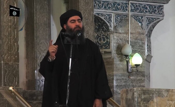 Het was de eerste keer dat Baghdadi, die zelden in het openbaar verscheen, in een videoboodschap te zien was.
