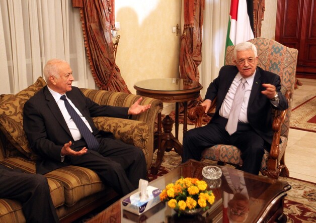 Nabil al-Arabi (links) en de Palestijnse president Abbas.