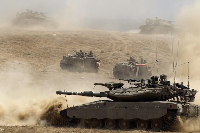 Israëlische tanks bij de Gazastrook