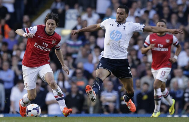 Chadli, hier in de achtervolging op Rosicky, kwam tot twee keer toe dicht bij 1-1.