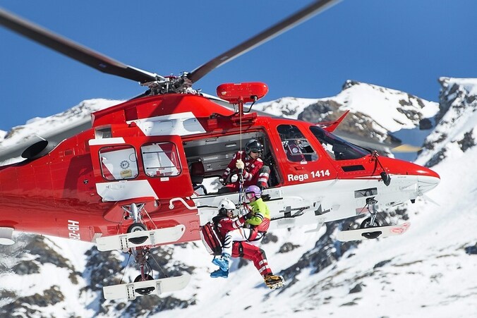 Höfl-Riesch wordt afgeveord per helikopter.
