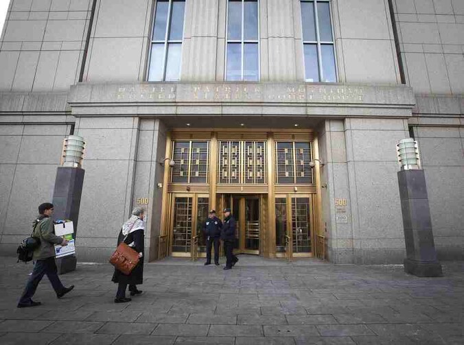 De rechtbank in New York waar deze weken de zaak tegen de schoonzoon van Bin Laden wordt gevoerd.
