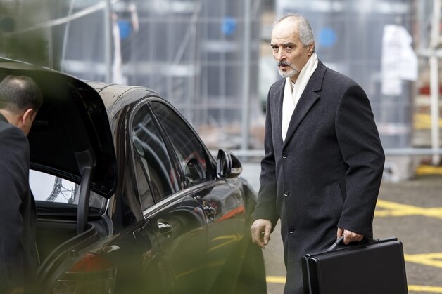 Regeringsonderhandelaar Jaafari op de vredesconferentie in Genève.