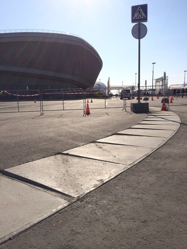 De curbstones liggen al klaar voor de Adler Arena.