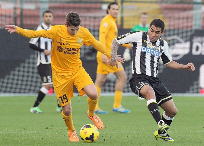 Jorginho (links)