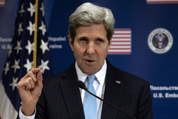 De Amerikaanse minister van Buitenlandse Zaken John Kerry is naar de Oekraïense hoofdstad Kiev gereisd om de politieke en economische steun van de VS te benadrukken.