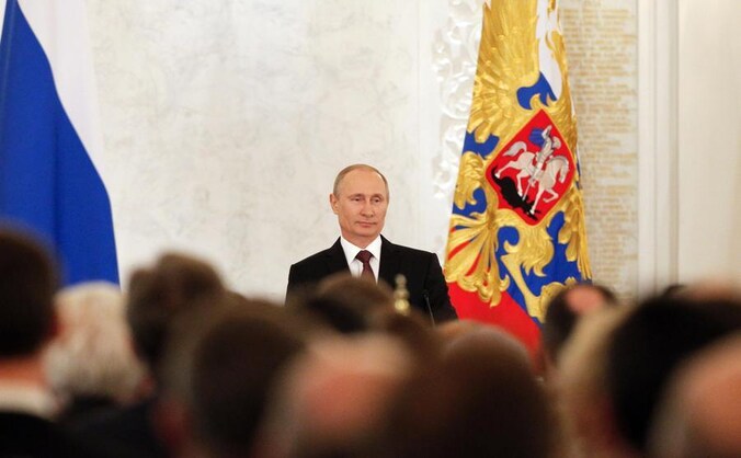 Poetin informeert het Russische parlement over de annexatie van de Krim.