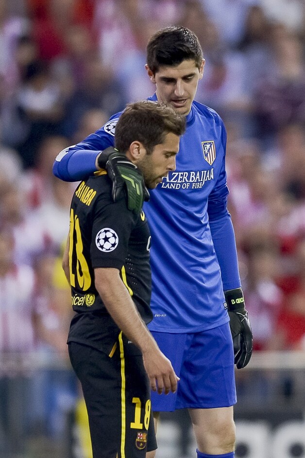 Courtois troost Barça-linksachter Jordi Alba.