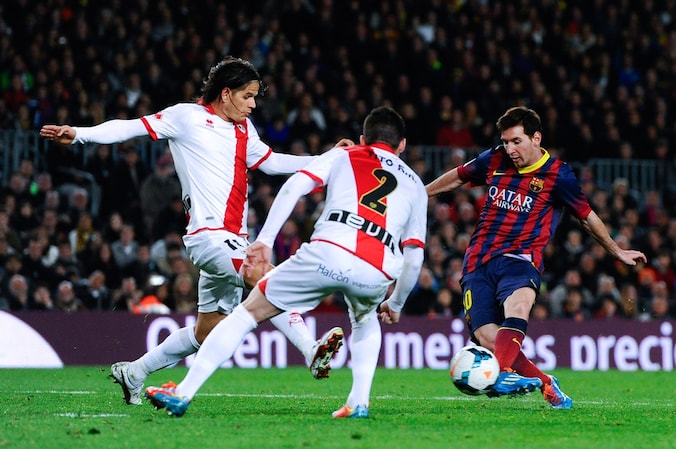 Lionel Messi legt aan voor zijn tweede van de avond.