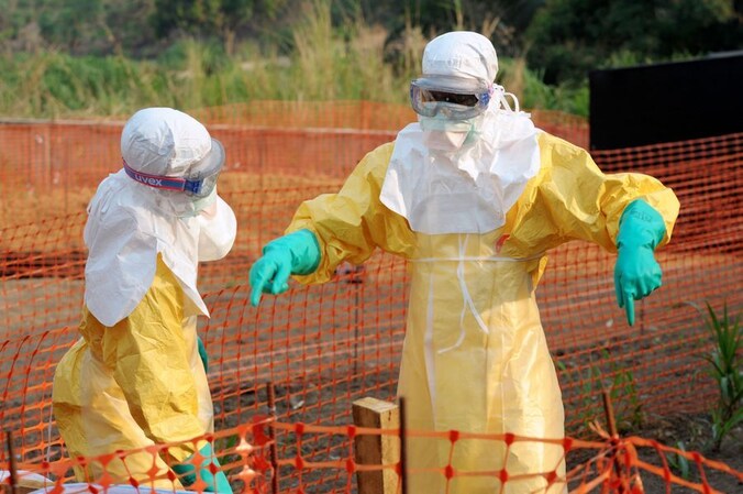 Ook in Ghana is mogelijk het ebolavirus opgedoken. Een meisje is omgekomen na virale koorts. Haar bloed wordt nu onderzocht.