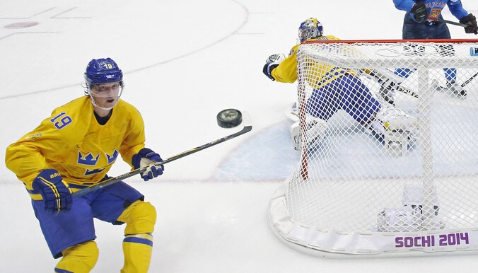 Nicklas Bäckström (links).