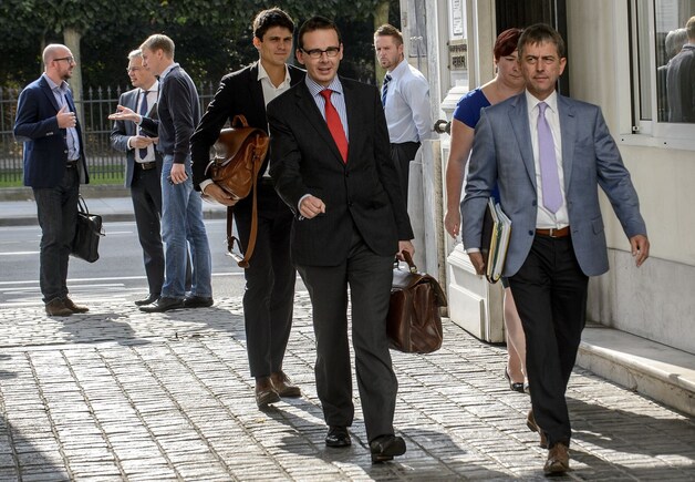 De CD&amp;V-delegatie komt aan voor de onderhandelingen dinsdag.