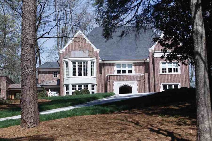 Het omstreden huis van aartsbisschop Wilton Gregory