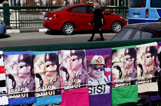 T-shirts met de afbeelding van generaal al-Sisi.