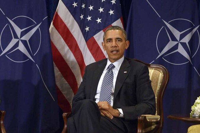 President Obama gaf samen met secretaris-generaal van de NAVO, Anders Fogh Rasmussen een verklaring in het hotel in Brussel.