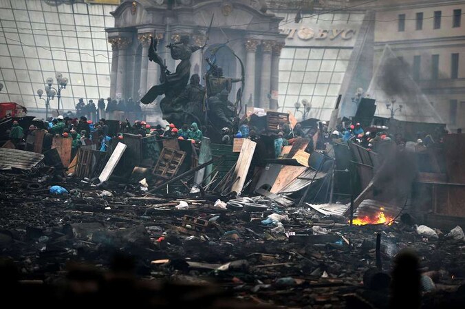 Barricades op het Onafhankelijkheidsplein in Kiev.