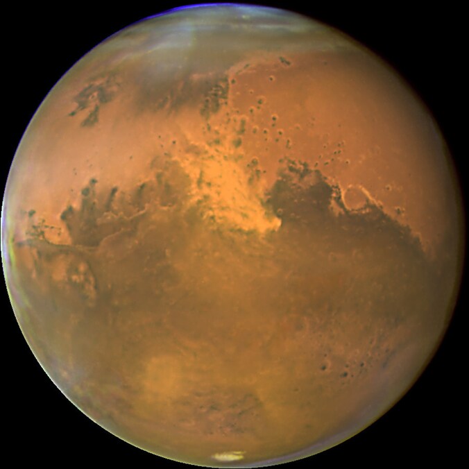 Mars, gezien door de Hubble-ruimtetelescoop.