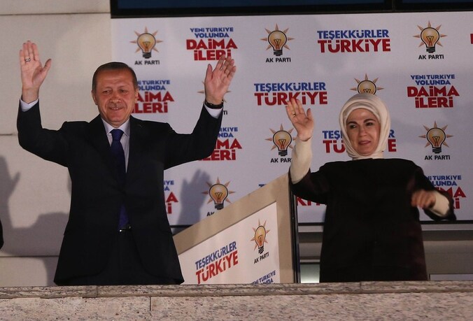 De Turkse premier Erdogan en zijn echtgenote.