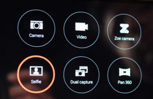 De camera-view met selfie-knop.