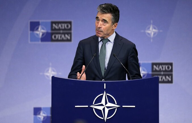 Navo-topman Rasmussen tijdens de persconferentie in Brussel vandaag.