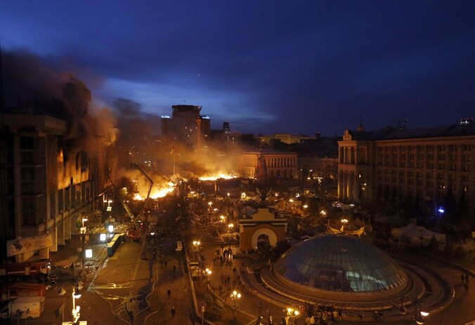 Het Onafhankelijkheidsplein in Kiev is herleid tot een waar oorlogsveld.
