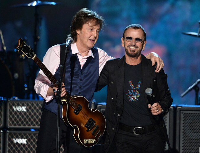 Paul McCartney en Ringo Starr, als twee overgebleven Beatles nog steeds dikke vrienden en vol aan de bak met muziek.