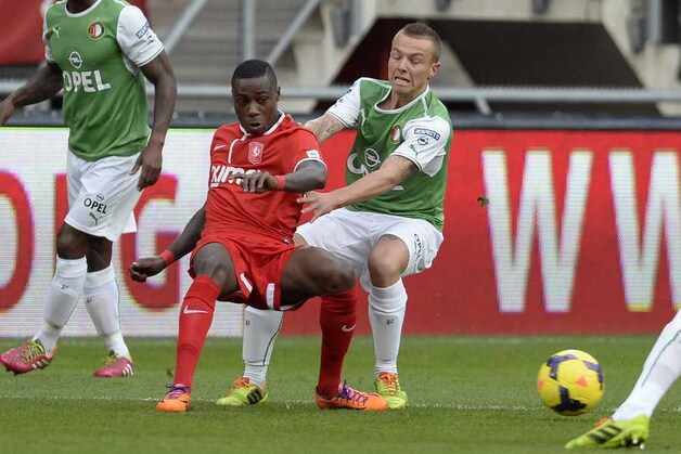 Quincy Promes (L).