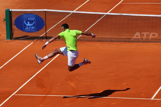 Tsonga viert zijn 29e verjaardag met een zege in Monte Carlo.
