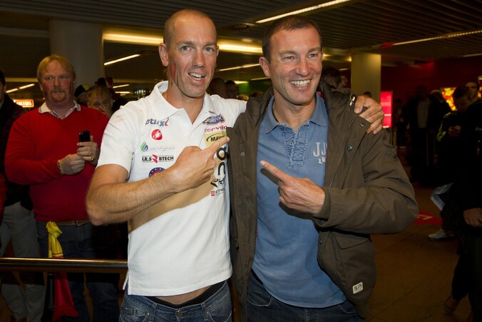 Frederik Van Lierde poseert dollend met naamgenoot (maar geen familie) en coach Luc.