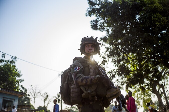 Een Franse soldaat in Bangui in de Centraal-Afrikaanse Republiek.