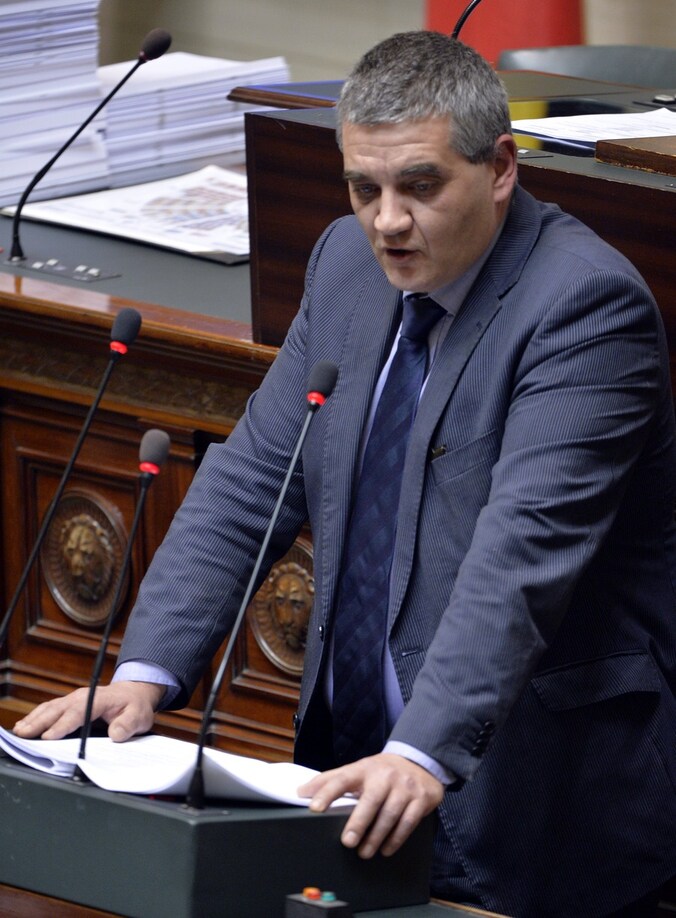 Steven Vandeput (N-VA): "Voor elke euro afbouw van het structurele tekort heeft de regering Di Rupo 3 euro nieuwe belastingen nodig."